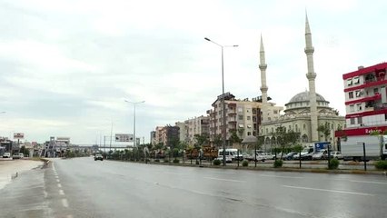 Kısıtlamasının ikinci gününde cadde ve sokaklarda sessizlik hakim