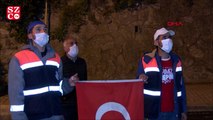 Orhan Gencebay İstiklal Marşı'nı işçilerle birlikte okudu