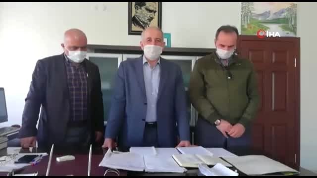 Kur'an kursu hocası 7 bakkalın veresiye defterini satın aldı
