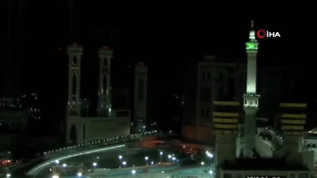 - Mescid-i Haram, Mescid-i Nebevi ve Mescid-i Aksa'da ilk teravih namazı kılındı