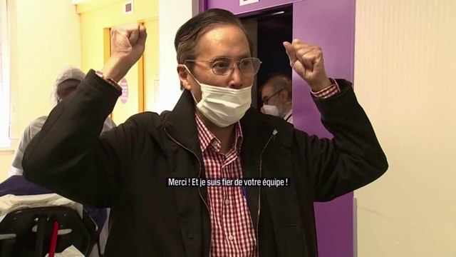 Coronavirus: un patient guéri remercie les soignants de lui avoir sauvé la vie à sa sortie