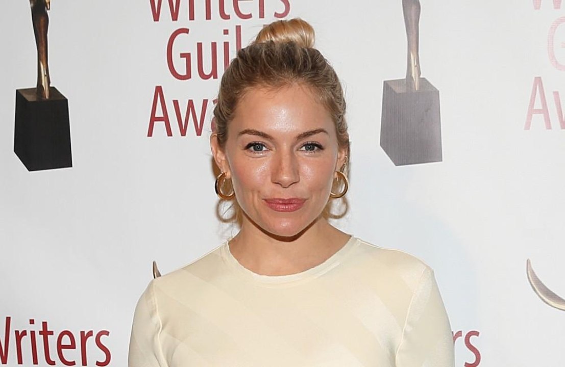 Sienna Miller: Harte Schule zu Hause
