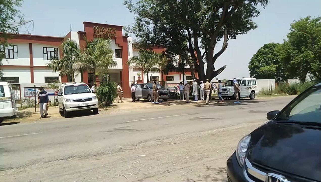 कैराना: डीएम एसपी ने क्वॉरेंटाइन वार्ड का  किया निरीक्षण, 34 लोग किए गए क्वॉरेंटाइन