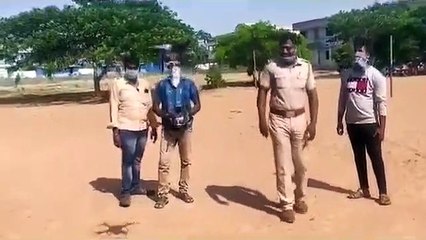 ஒருவர் மீது ஒருவர் சாய்ந்து.. தைலக்காட்டில்.. வந்தது டிரோன்.. வைரலாகும் வீடியோ