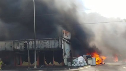 경기 안성시 고물상에서 불...8명 대피 / YTN