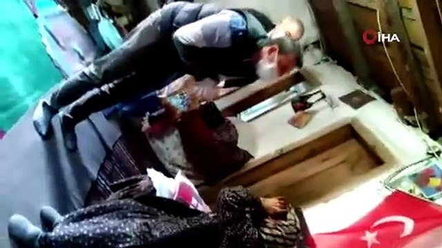 Bursa'da yaşlı kadının duası dinleyenleri duygulandırdı