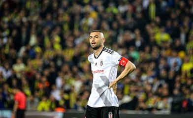 Burak Yılmaz isyan etti: Bu dönemde para konuşan vicdansızdır