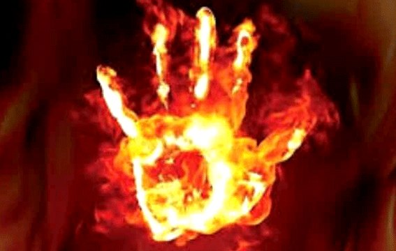 दलित लड़के से शादी करने पर मुस्लिम लड़की को जिंदा जलाया