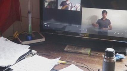 La música sigue sonando en los hogares pobres de Chile con clases virtuales