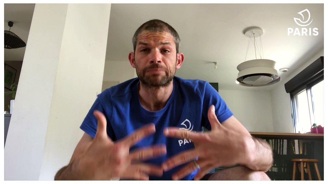 Paris chez vous : une séance de sport, niveau intermédiaire, avec Nicolas, en langue des signes !
