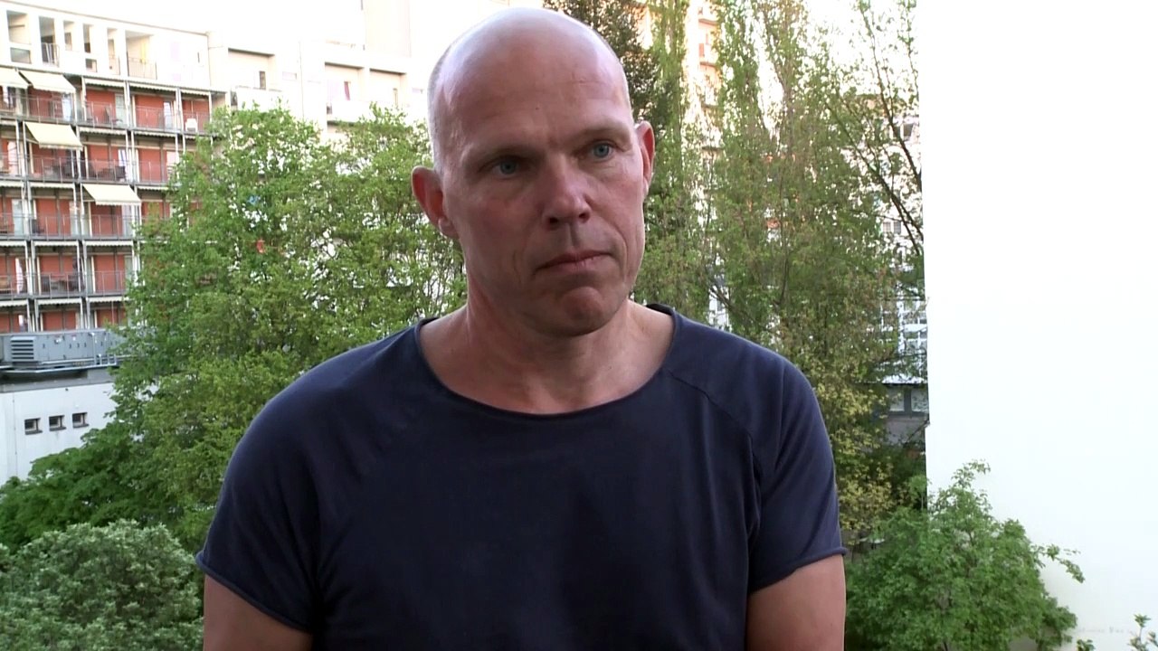 Kino trotz Corona - Filme auf Fassaden in Berlin