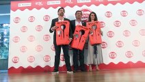 Penélope Cruz, Almodóvar y Alejandro Sanz hacen donación de mascarillas