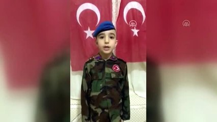 İstiklal Marşı'nın 10 kıtasını ezbere okuyan çocuğa hediye