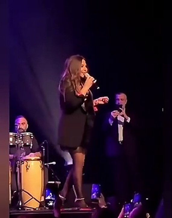 اليسا سبت انا كل الدنيااااا عشاااااانك.