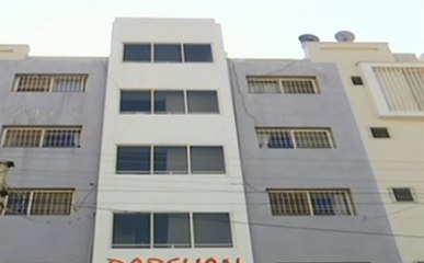 प्रोफेसर बेटा ने बीमार मां को छत से दिया धक्‍का