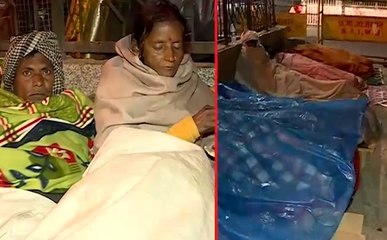 बिना 'आधार कार्ड' के एम्स के बाहर खुले में सोने को मजबूर लोग