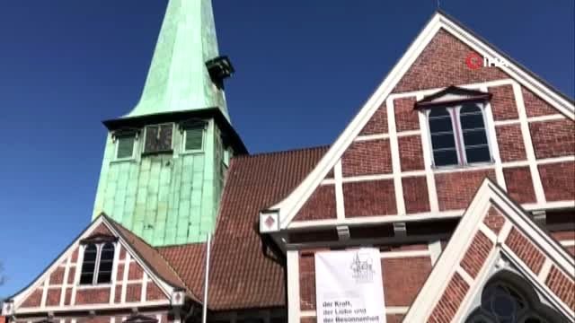 - Kilise ile camiden Hoşgörü programı- Bergedorf Kocatepe Camii'nde ilk kez dışarıya sesli ezan...