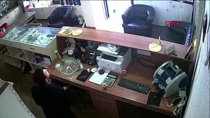 GAZİANTEP Kameraya yansıyan silahlı soygunun 4 zanlısı yakalandı-EK