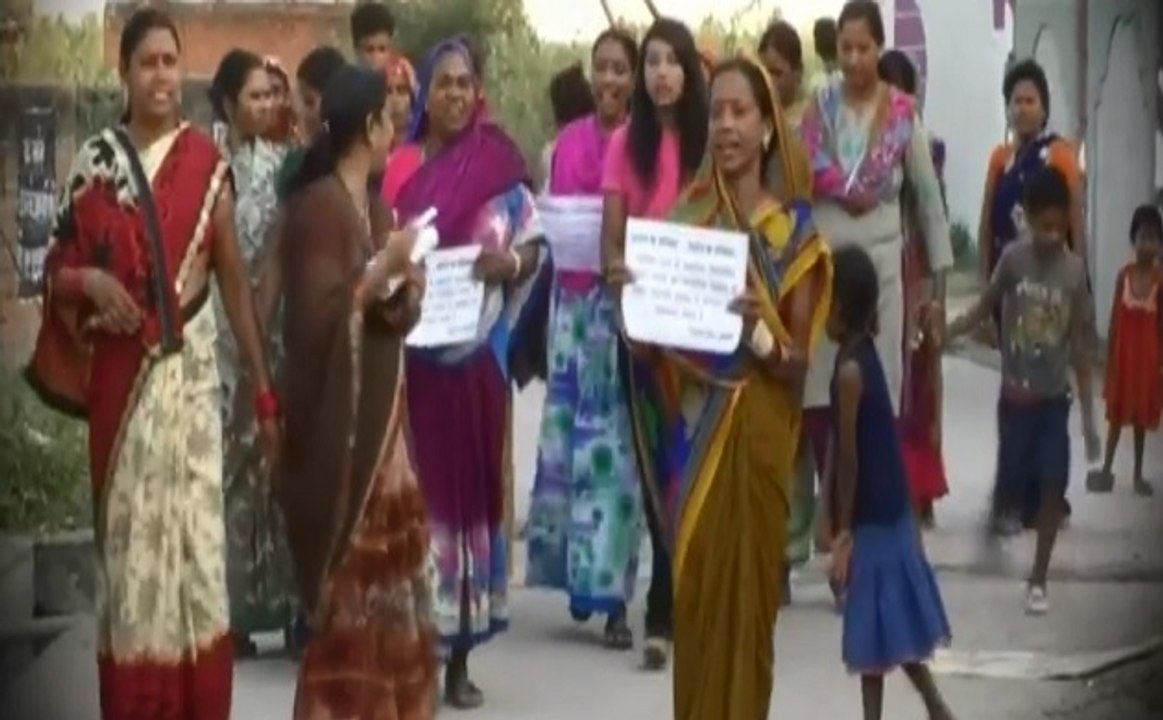 छत्तीसगढ़: शराब की दुकाने बंद कराने के लिए महिल...