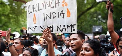 बलिया में भीड़ ने मोबाइल चुराने वाले शख्स को बुरी तरह पीटा