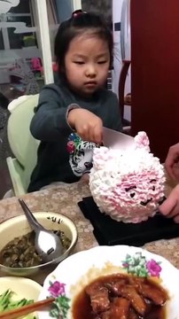 Cette petite fille déteste les blagues : aucun humour