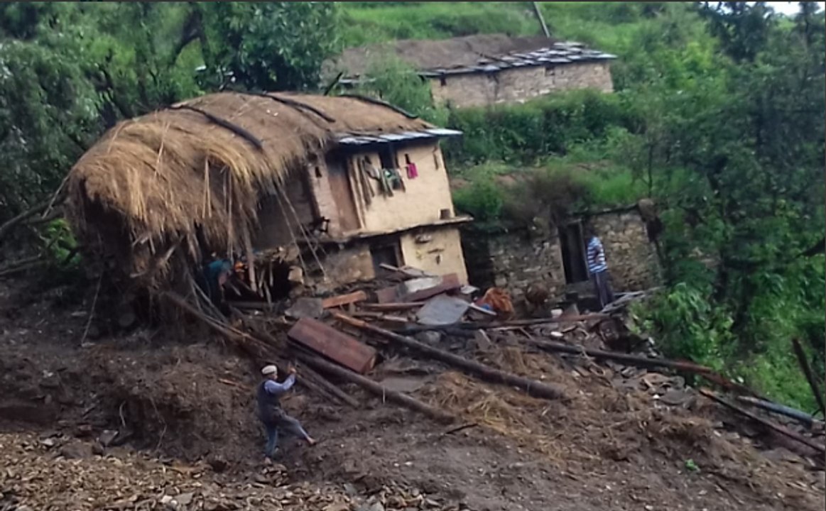 उत्तराखंड: बादल फटने से कई जगहों पर घर बहे, राहत कार्य जारी