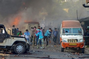 भारत बंद के मेरठ में  भी हुईं हिंसा, कई पुलिसकर्मी घायल