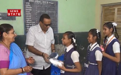 सूरत के पैडमैन कपल गरीबों को मुफ्त में बांटते है 'हाइजीन किट'