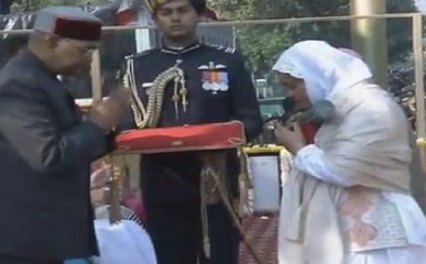 लांस नायक नजीर अहमद वानी को मरणोपरांत अशोक चक्र, पत्नी ने किया ग्रहण