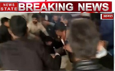 VIDEO: नेताओं को नगरनिगम के कर्मचारियों ने दौड़कर-दौड़कर पीटा