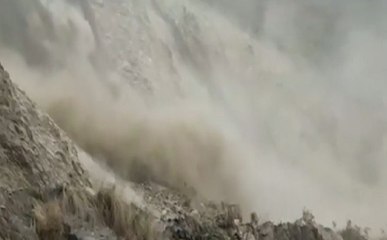 लैंडस्लाइड के कारण जम्मू-श्रीनगर नेशनल हाईवे बंद