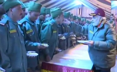 पीएम मोदी ने भारत-चीन बॉर्डर पर जवानों के साथ मनाया दिवाली