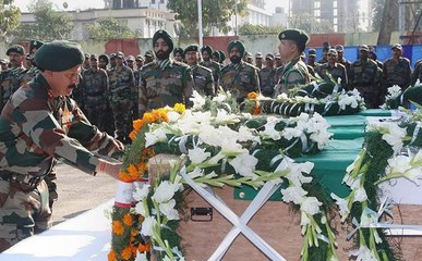 शहीद सैनिक की अंतिम यात्रा में उमड़ा जनसैलाब