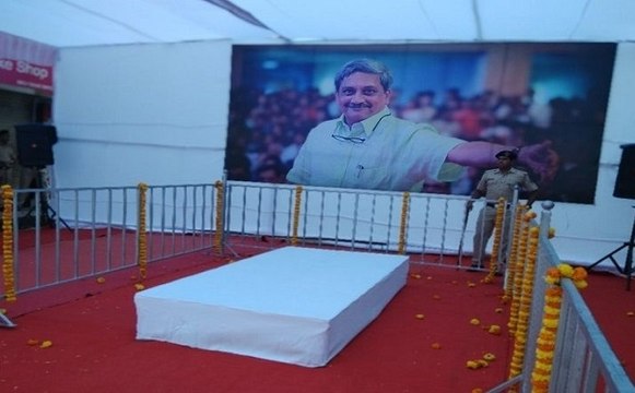 Manohar Parrikar : मनोहर पर्रिकर के लिए आज झुका रहेगा राष्‍ट्रीय ध्‍वज, अंतिम यात्रा के लिए ट्रक तैयार
