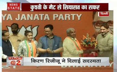 पिता महावीर फोगाट के साथ दंगल गर्ल बबीता बीजेपी में हुईं शामिल