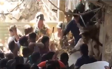 सड़क पर उतरे लोग, पाक के खिलाफ कार्रवाई की मांग