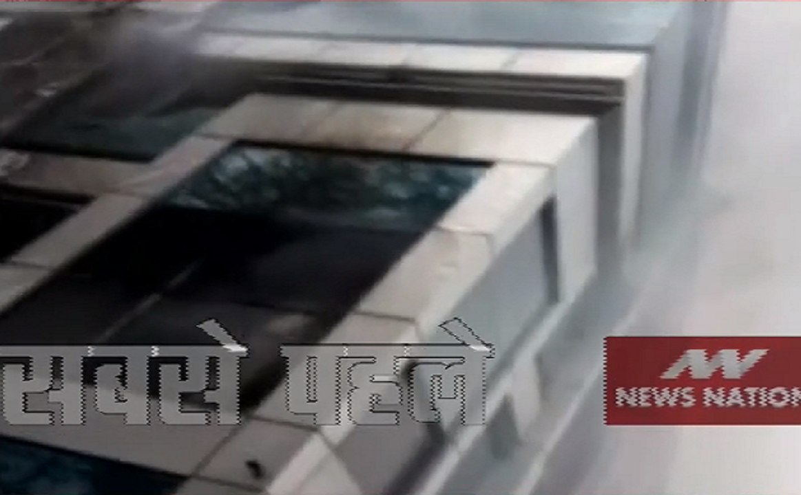 Delhi: नारायणा में एक फैक्ट्री में लगी आग, लाखों का माल जल कर राख
