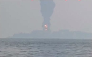 मुंबई: बूचर आइलैंड पर तेल टैंक में लगी भीषण आग