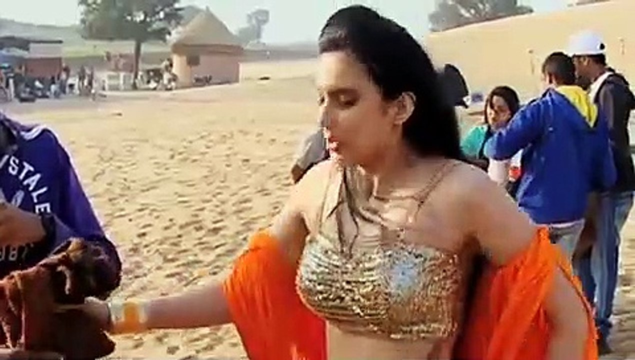 कौन नहीं देखना चाहता है बॉलीवुड फिल्म की शूटिंग, इस तरह होती है फिल्म में शूटिंग