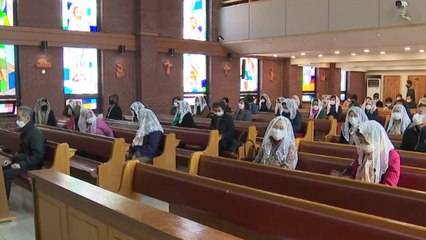 국내 코로나19 안정세...종교 행사 재개 '긴장' / YTN