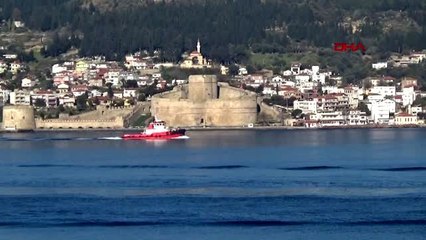 Descargar video: Çanakkale Boğazı, doğal gaz tankerinin geçişi sırasında tek yönlü kapatıldı