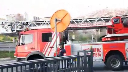 Bir kulakları ezanda, diğer kulakları telsizde oruç açıyorlar
