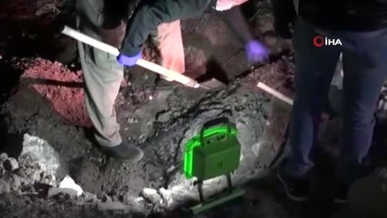 Van'da toprağa gömülü silah ve mühimmat ele geçirildi