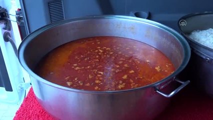Şarkışla'da ihtiyaç sahiplerinin iftar yemekleri evlere servis ediliyor