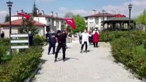 DÜZCE Huzurevi sakinleri için Ankara havası oynadılar