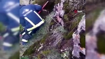 Kayalıklarda mahsur kalan çocuk film gibi operasyonla kurtarıldı
