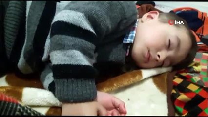 Sahurda çocuğun uykuyla imtihanı gülümsetti