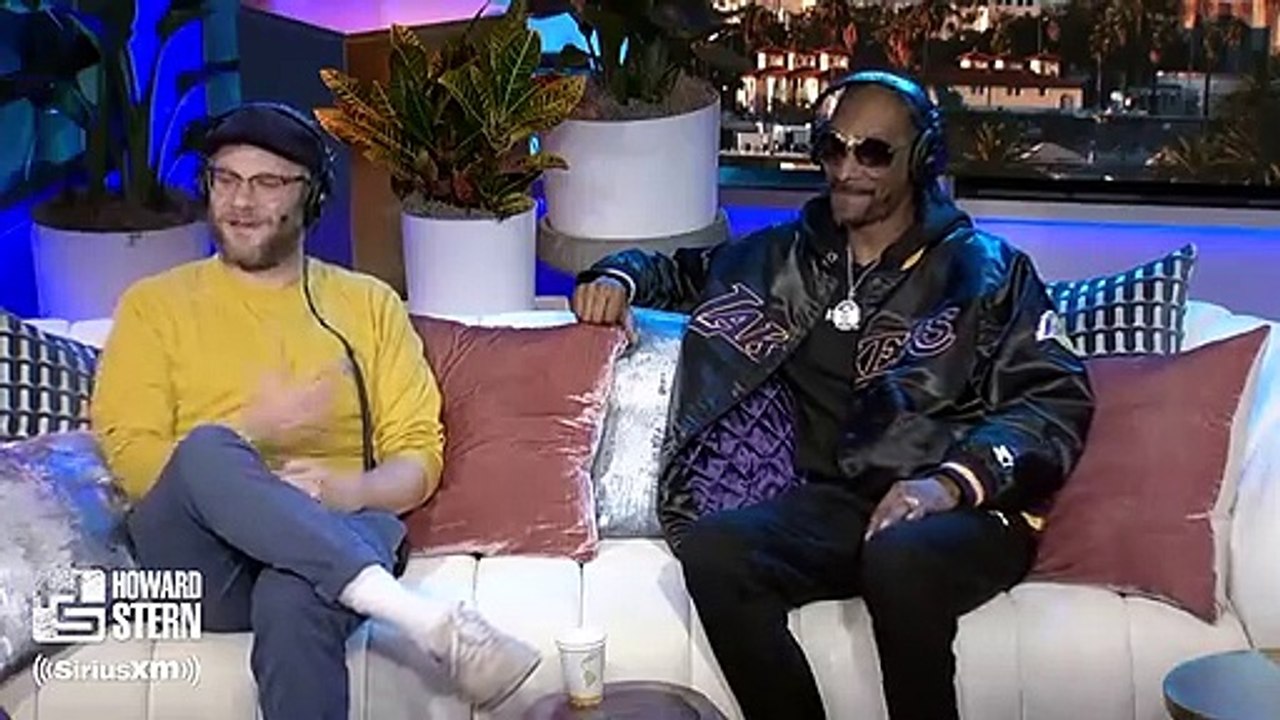 Snoop Dogg and Seth Rogen Enjoy Smoking Weed With Each Other