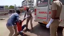 Hindistan'a sokağa çıkma yasağına uymayanlar, ceza olarak sözde koronalı hastanın olduğu ambulansa bindirildi