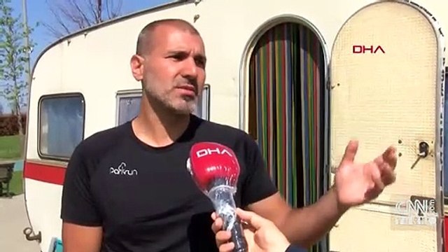 Koronavirüs günlerini karavanda geçiriyorlar